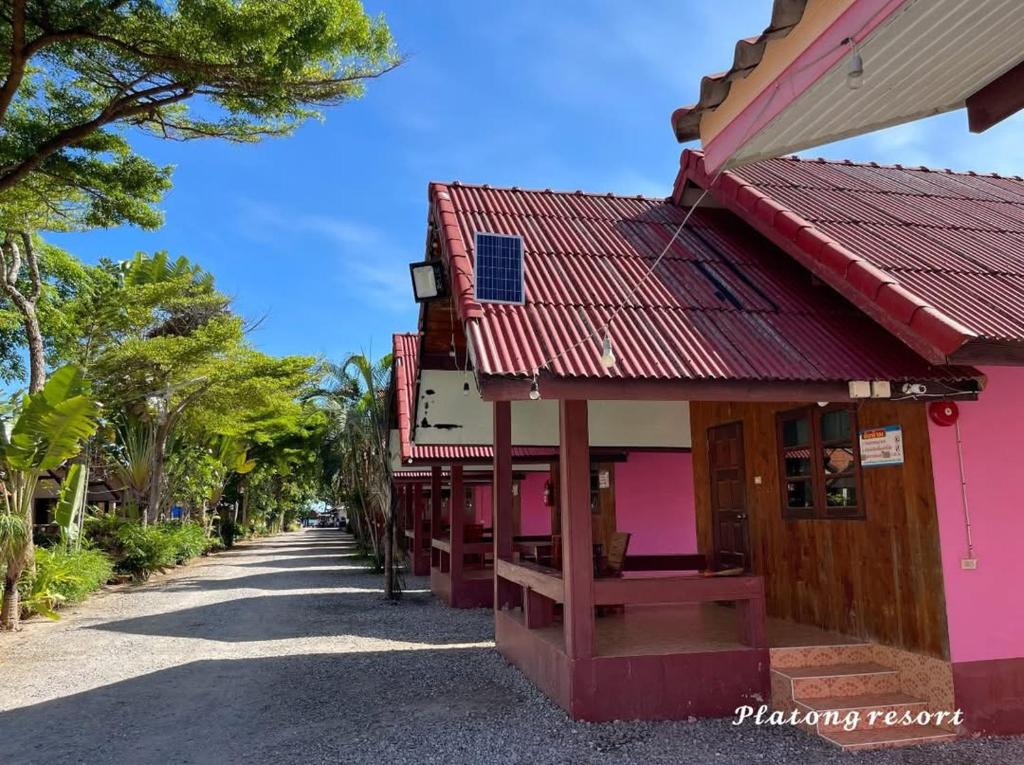 Fotografie z fotogalerie ubytování ปลาตอง รีสอร์ท v destinaci Chanthaburi