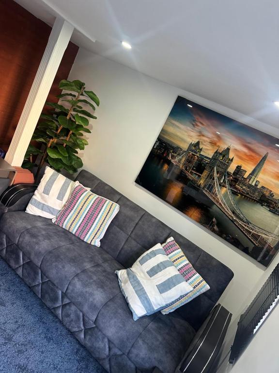 Posezení v ubytování Luxury 1 Bedroom Back House In Lakeside