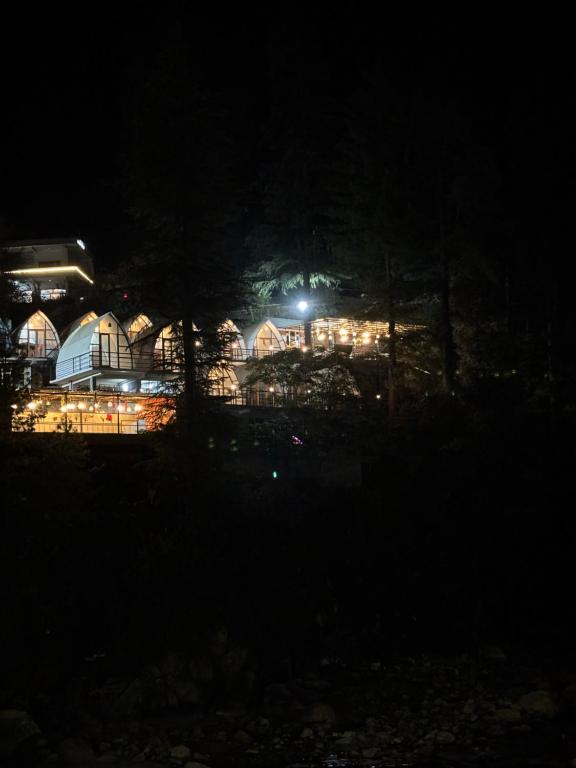 Φωτογραφία από το άλμπουμ του Hilltop camp kasol σε Kasol