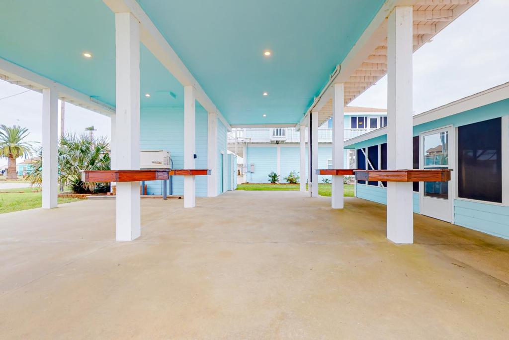 Φωτογραφία από το άλμπουμ του Prime Canal Front w/ Dock Outdoor Kitchen σε Patton Woods