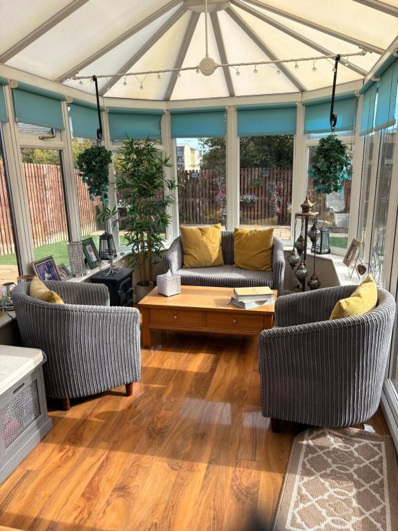 Χώρος καθιστικού στο Beautiful House Edinburgh South