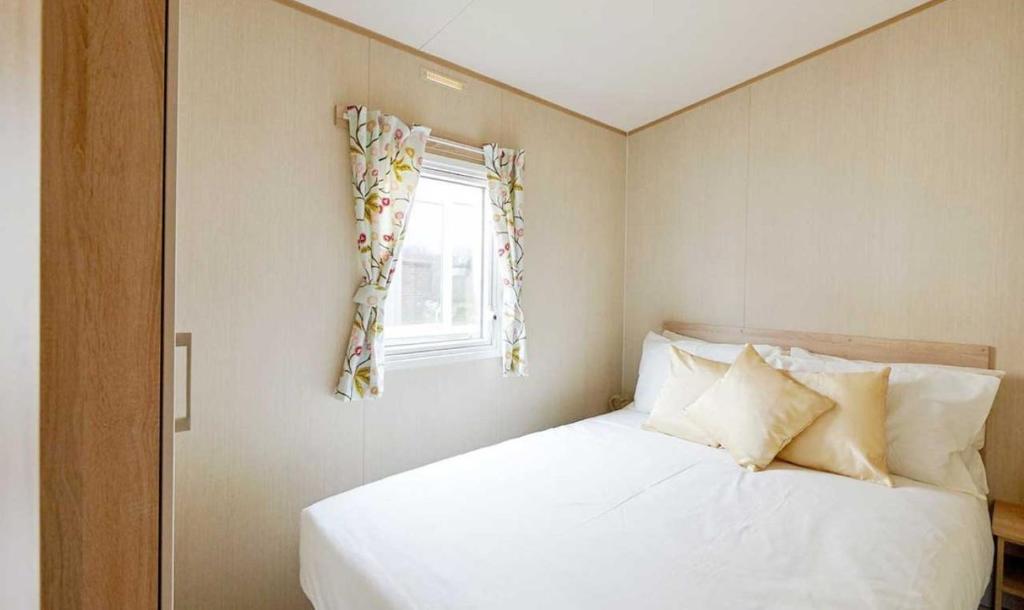Mersea Island by Away Resorts - 