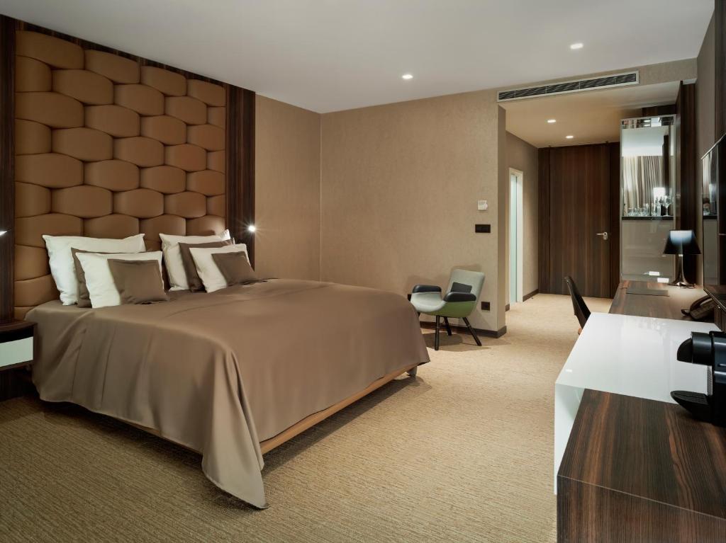 
Standard Double or Twin Room
