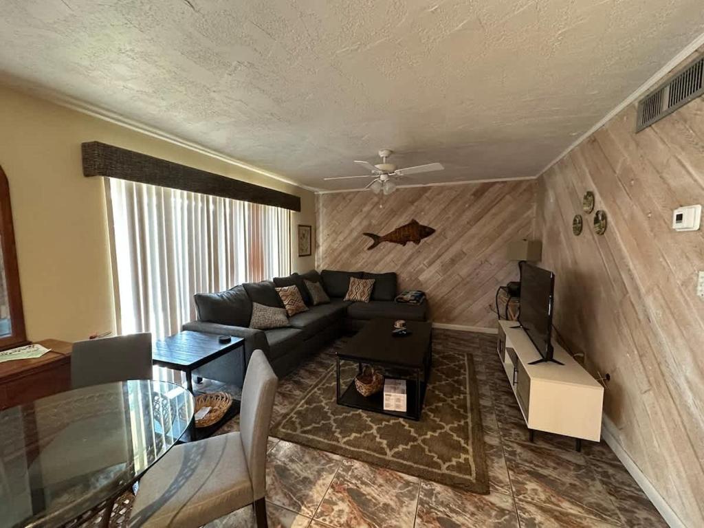 Gallery image of Diplomat 220-7 in Cocoa Beach