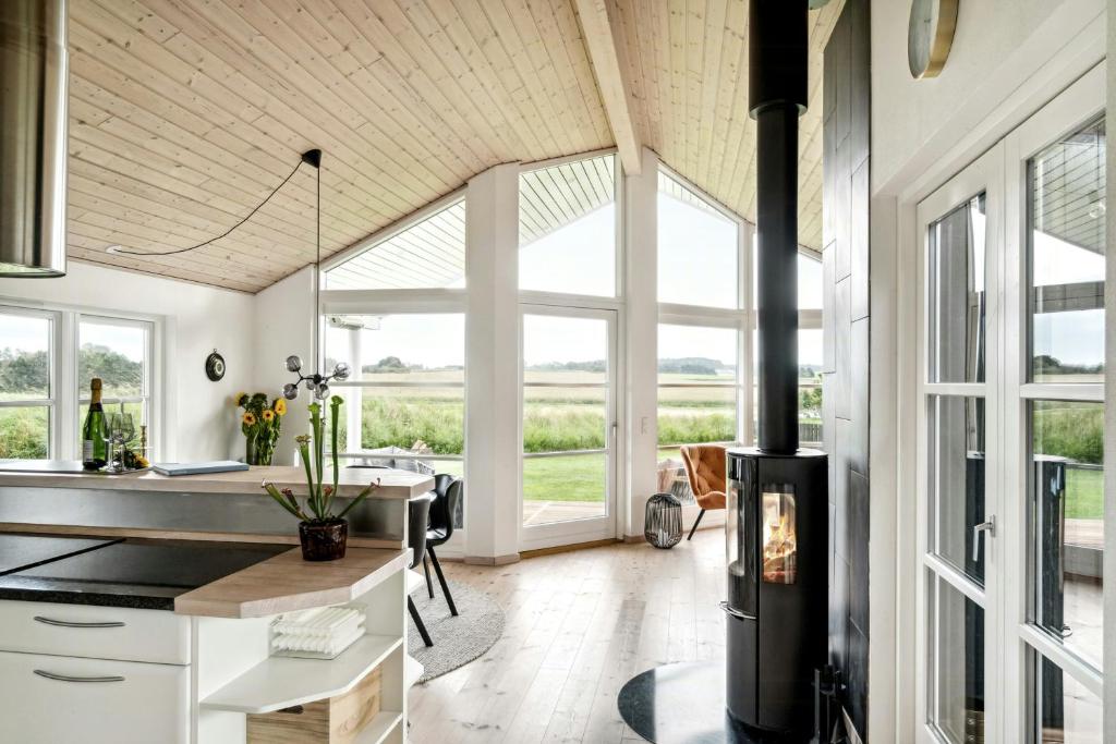 Køkken eller tekøkken på Sanctuary By Lammefjorden With Unique View