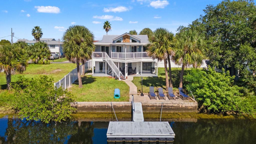 Κήπος έξω από το The Gulfview Grande