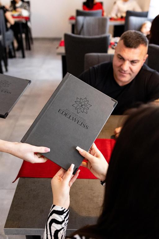 Wellness Hotel Edelweiss - 4