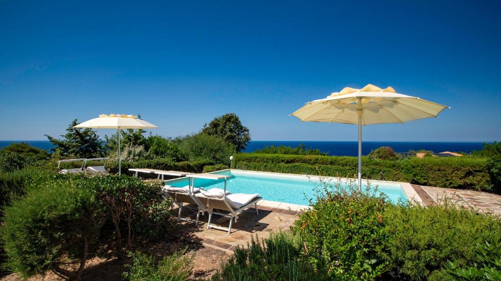 Πισίνα στο ή κοντά στο Uno spazio di verde incontaminato con piscina