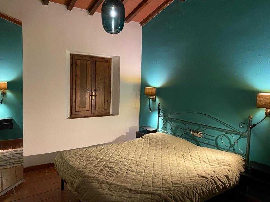 2 Br,1bath with 2 AC units, garden apt in Chianti!