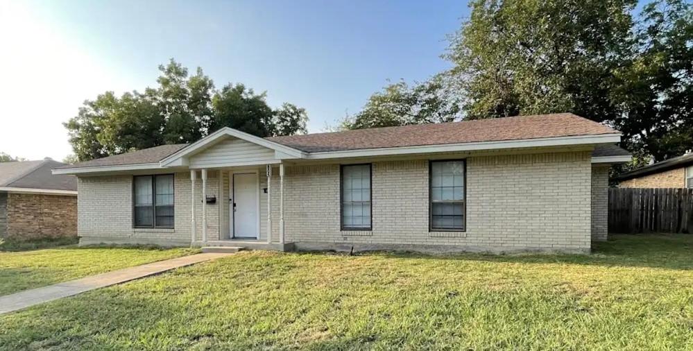 Gallery image of Modern Living Meets Everyday Convenience in Lancaster