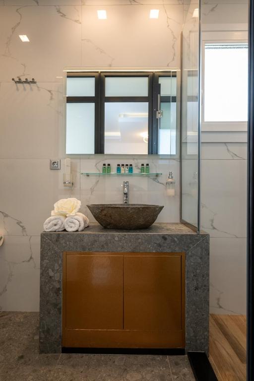 Mykonos Double Luxury Mini Suites-With External Hot spa Adults only - 7