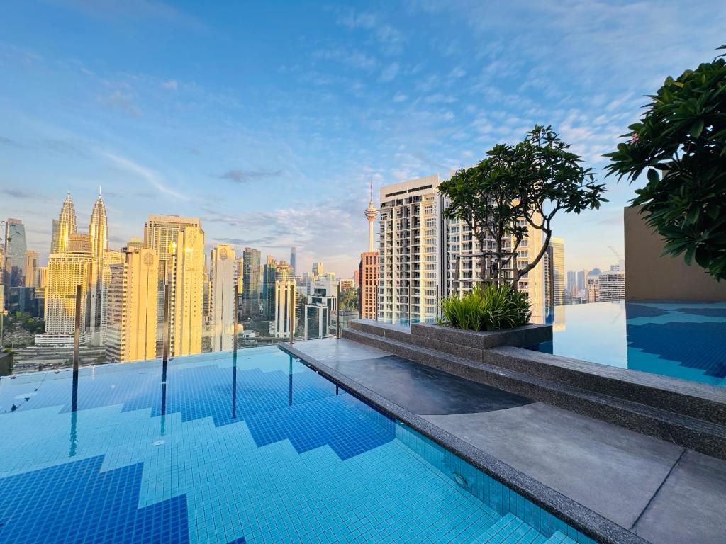 Πισίνα στο ή κοντά στο Majestic Serviced Suites KLCC