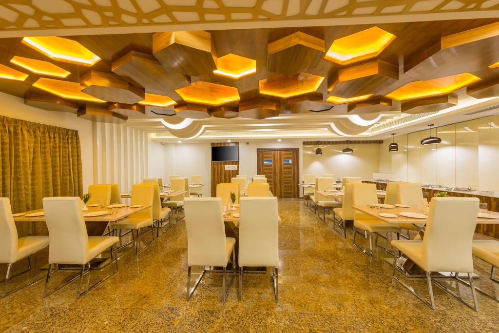 Restaurace v ubytování Hotel Chenthur Park