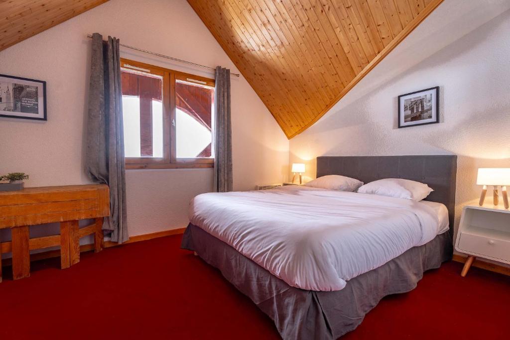 Residence Hermine, Ski In-Out with WiFi in Val Thorens, "V7" by Versant Collection