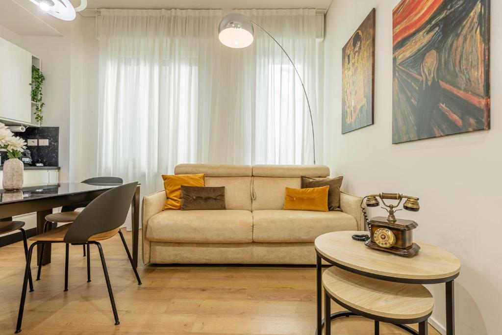 Гостиная зона в Heritage Stay 400 mt from Duomo