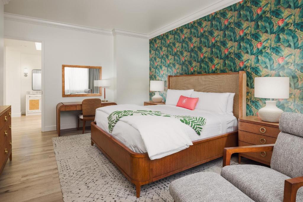 Tommy Bahama Miramonte Resort & Spa - 