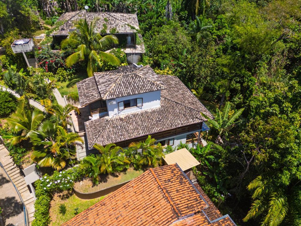 an aerial view of a house in the jungle at Casas Divino in Cayru
