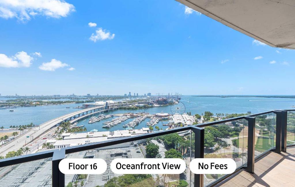 Nespecifikovaný výhled na moře nebo výhled na moře při pohledu z apartmánu