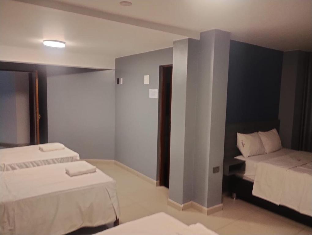 Hotel JORGE CHAVEZ - Habitación Cuádruple