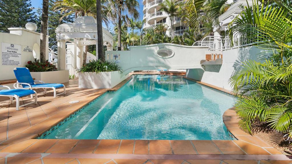 Swimmingpoolen hos eller tæt på Burleigh Beachfront Haven