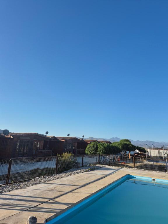 Kolam renang di atau dekat dengan Cabañas Alegre Monte