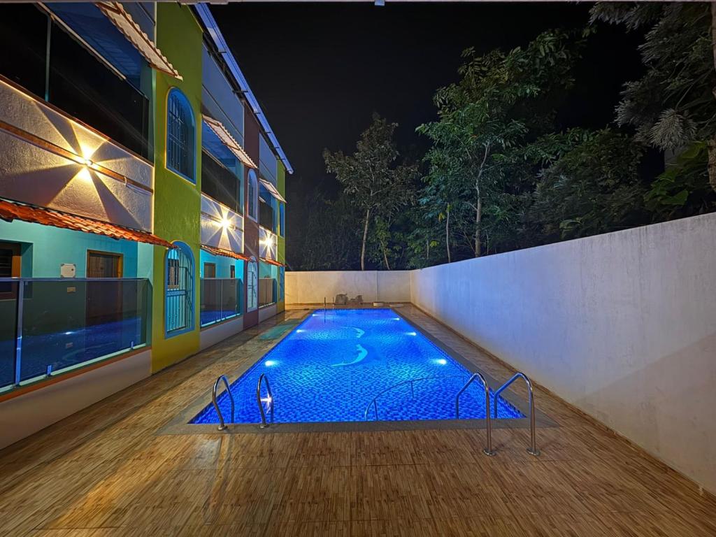 Bazén v ubytování Thilo Guest House Auroville nebo v jeho okolí