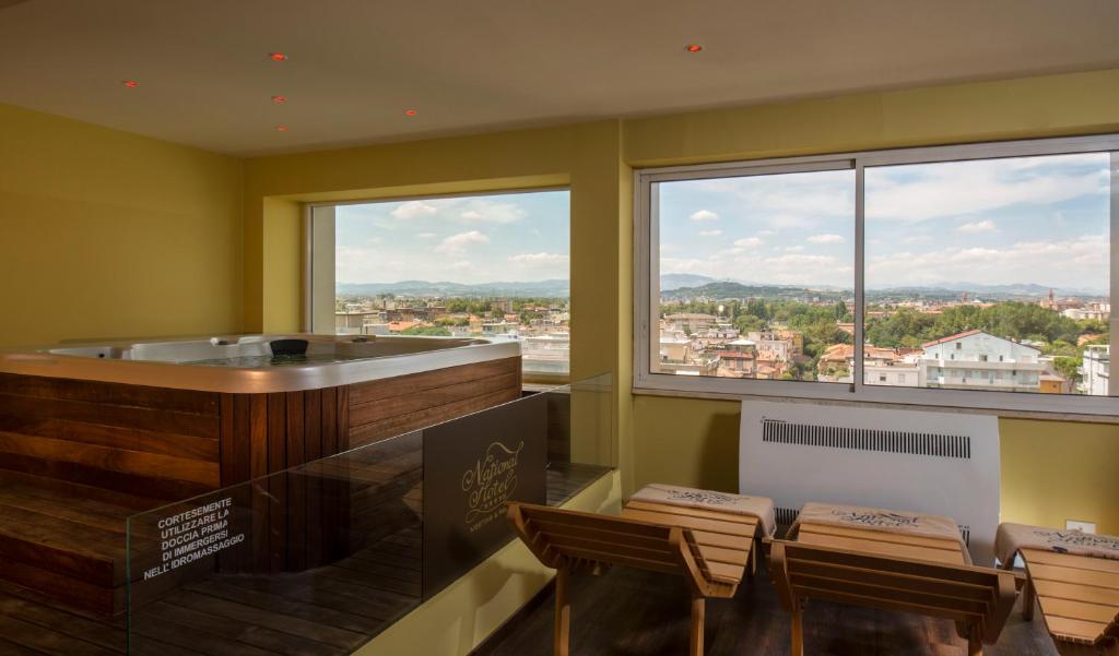 National Hotel - Resim 23