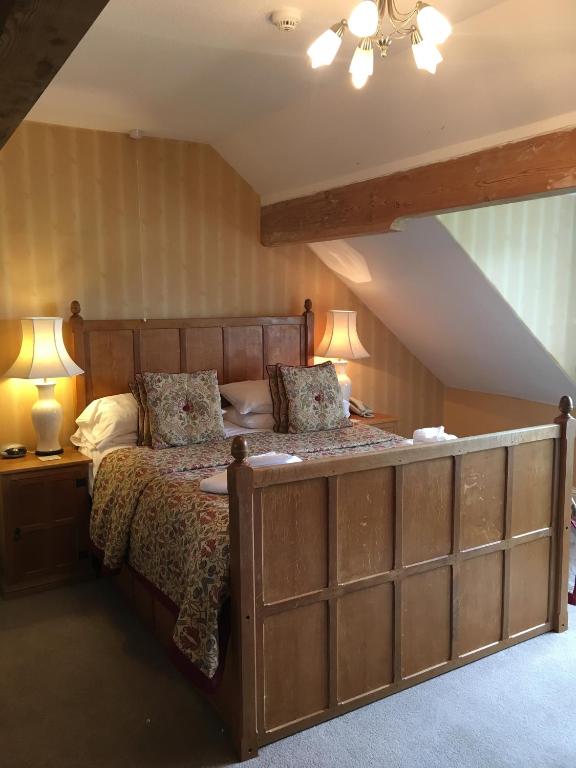 Dunsley Hall Country House Hotel - 