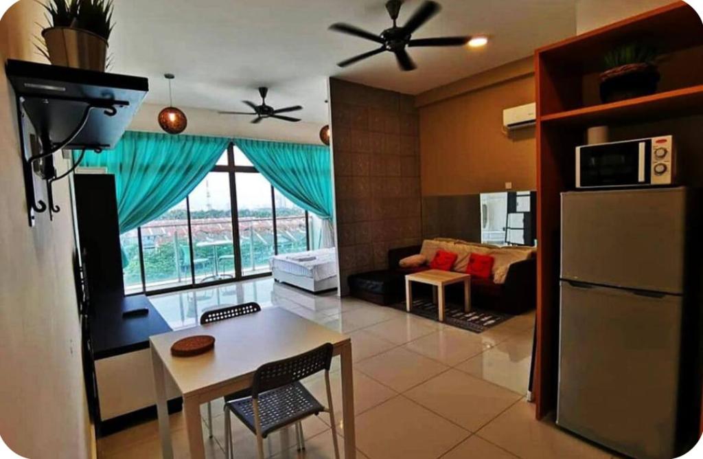 13-JY SWEET HOMESTAY Mount Austin PALAZIO studio - Housity