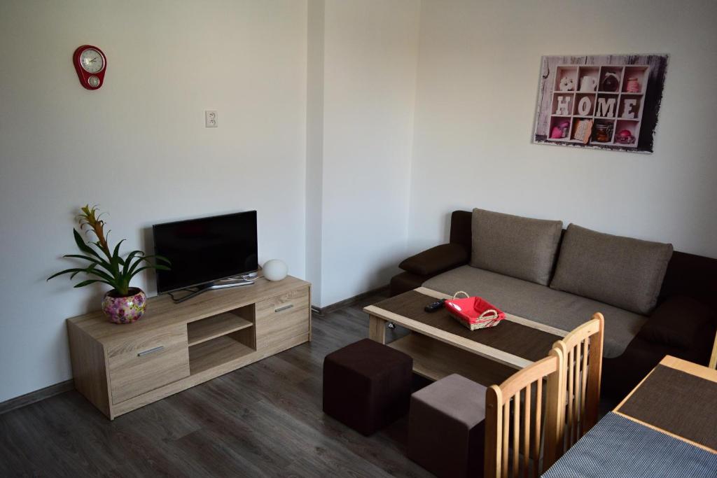 A seating area at Apartmány Lenko - near thermal aquapark Tatralandia