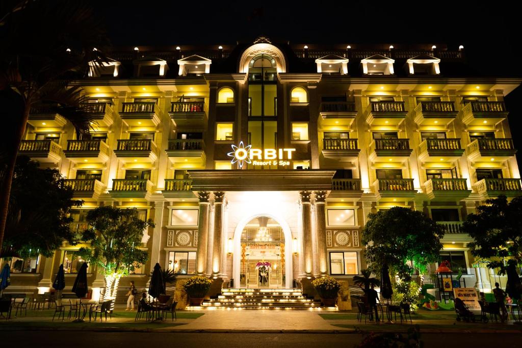 Tòa nhà nơi resort tọa lạc