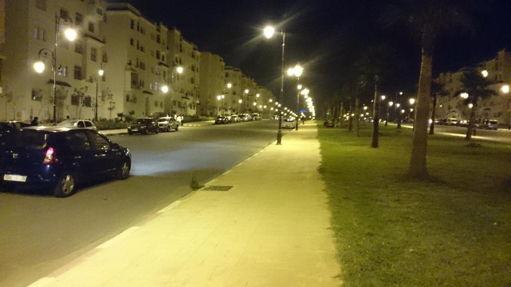 De omliggende buurt of een buurt vlak bij het appartement