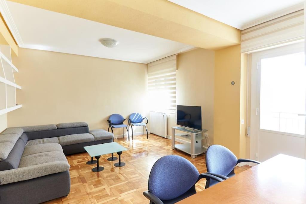 Posezení v ubytování Acà Y Allà Apartamento Alfonso El Batallador