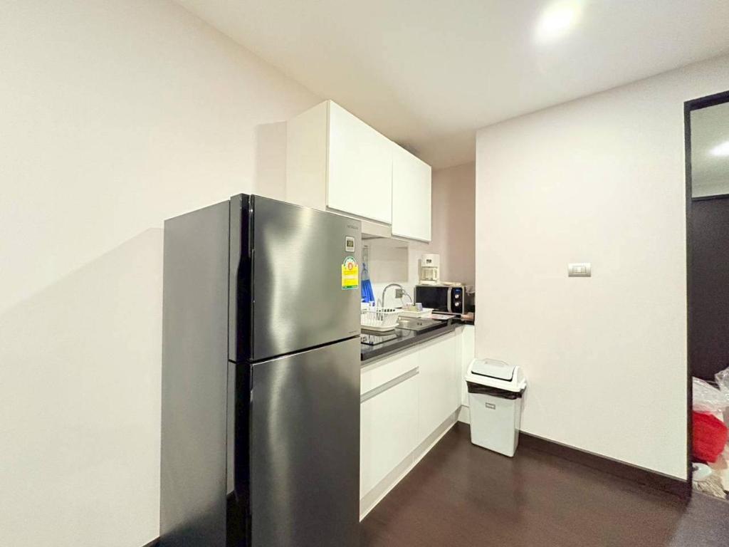 Nhà bếp/bếp nhỏ tại Stylist Snug Room at Vidi Condominium Walking to Nimman