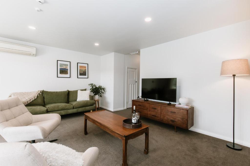 TV a/nebo společenská místnost v ubytování Tresco Apartments