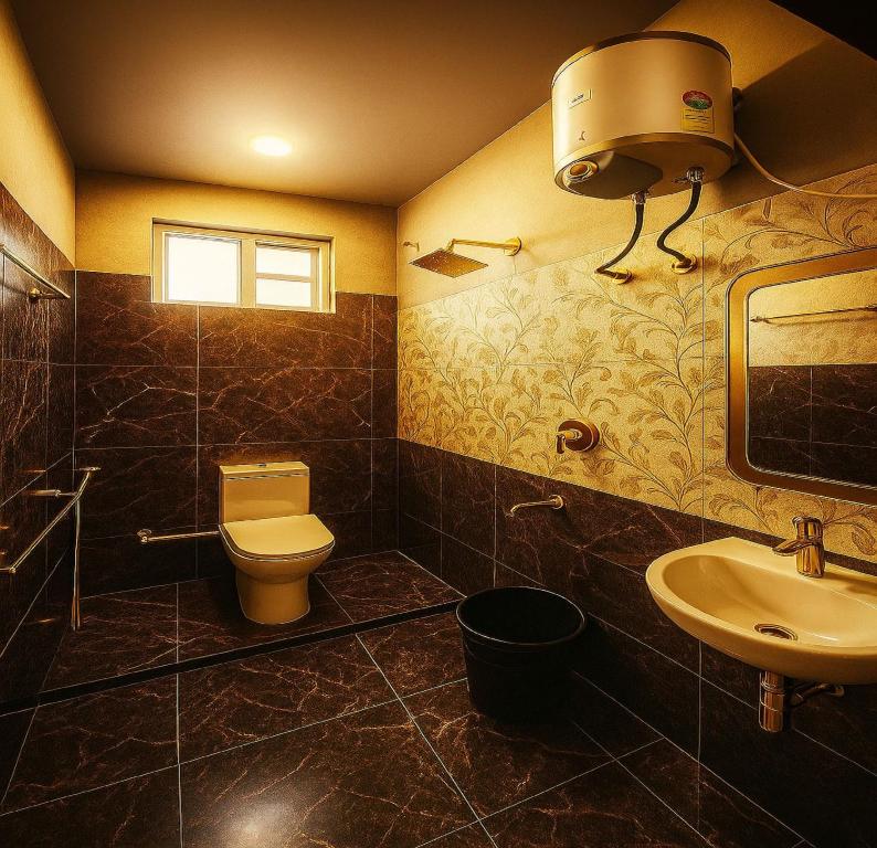 Ένα μπάνιο στο Happy Holiday Inn