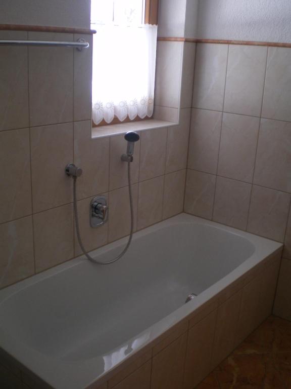 A bathroom at Haus Peter Schiestl