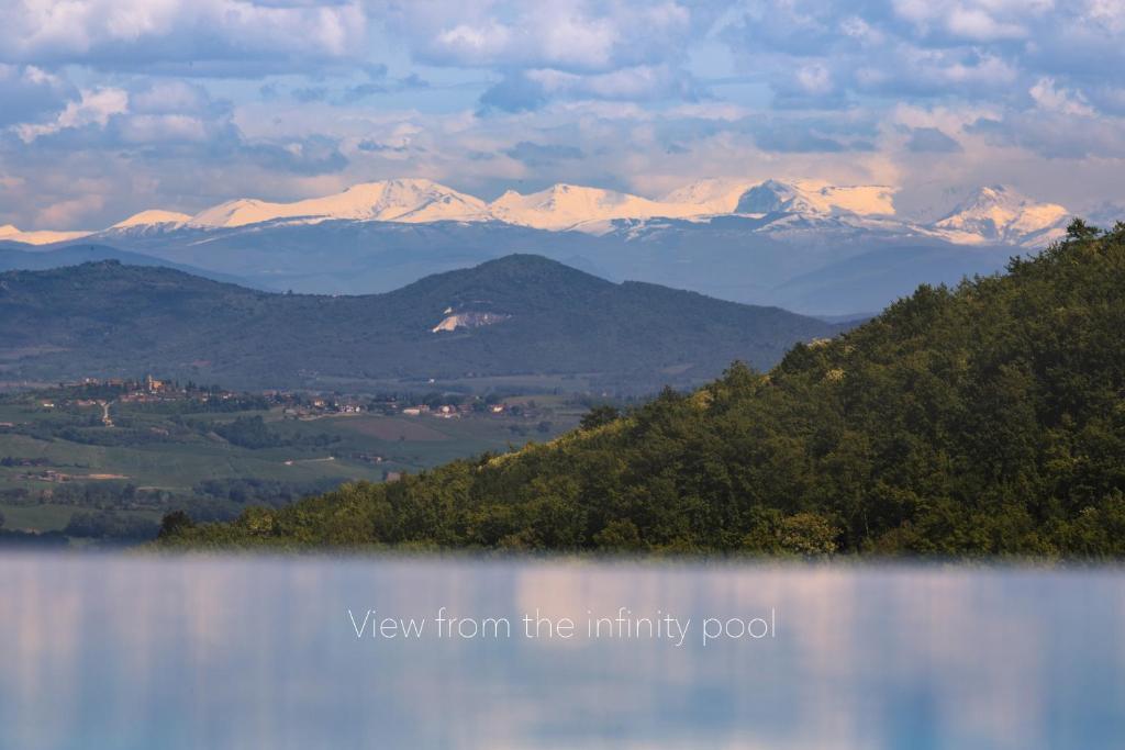 Un paisaje natural cerca de la estancia rural