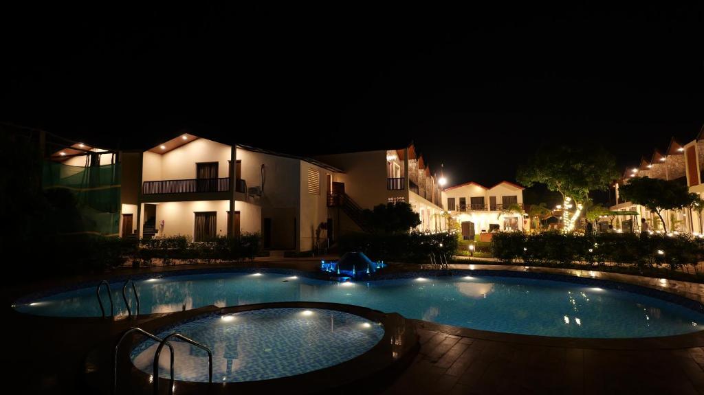 Bazén v ubytování kpj corbett manor nebo v jeho okolí