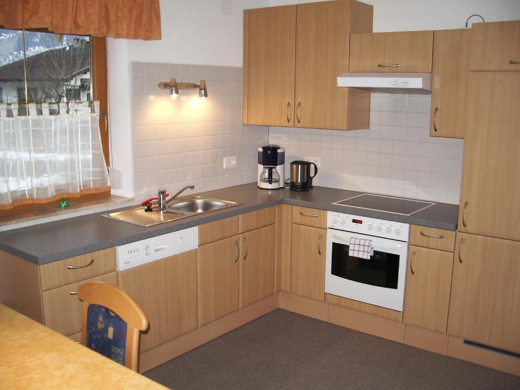 A kitchen or kitchenette at Haus Peter Schiestl