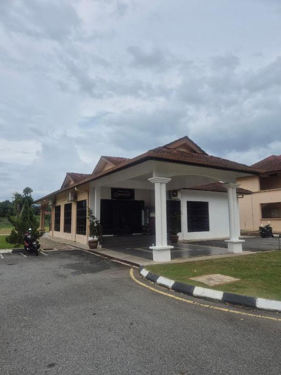 a building on the side of a street at USAS Resort, Kuala Kangsar in Kuala Kangsar