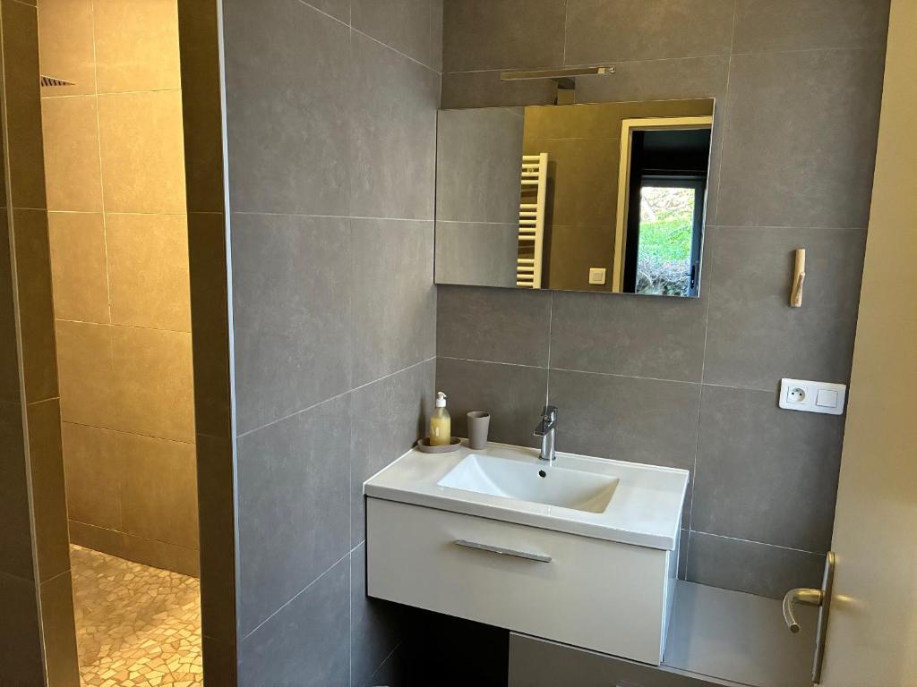 La Suite - Spa & Sauna avec parking – photo 10