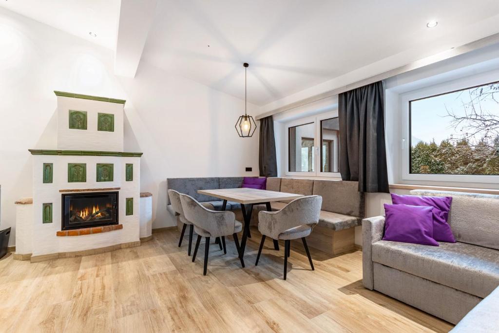 Ruang duduk di Grauzone Grossarl App Nr 2 Home