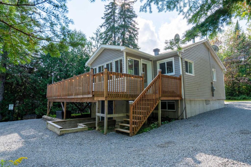 Budova, kde se chata nachází