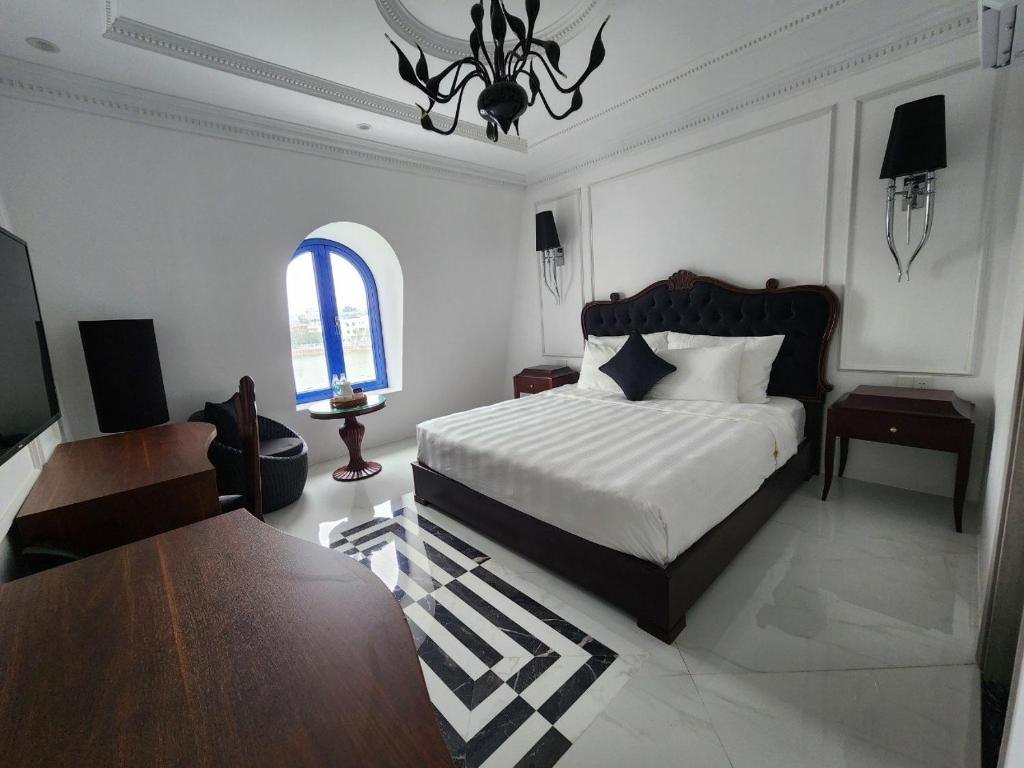 WHITE HOTEL - Quarto King Com Vista Piscina