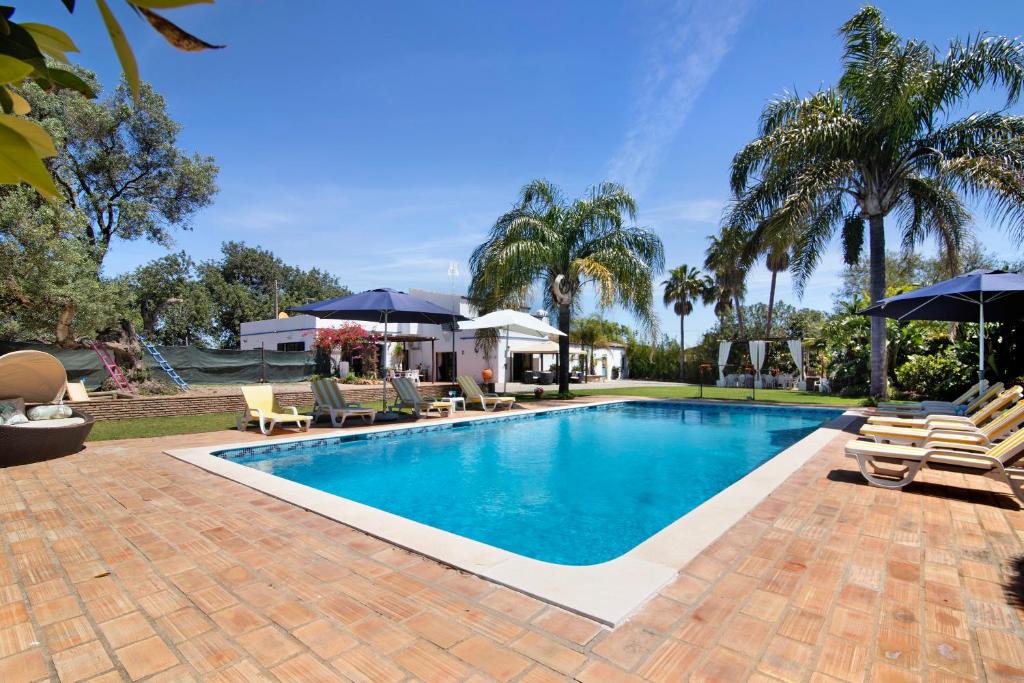 Bazén v ubytování Country House Casa Da Avó nebo v jeho okolí