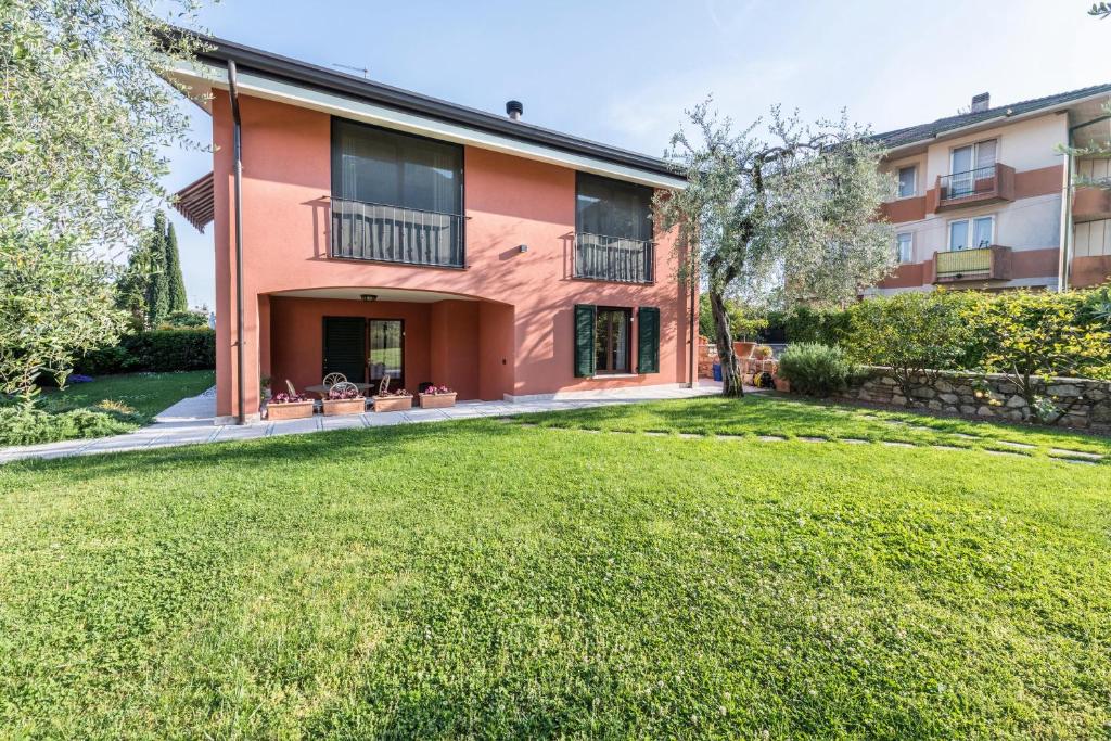 Gallery image of Casa Vacanze Matisse in Toscolano Maderno