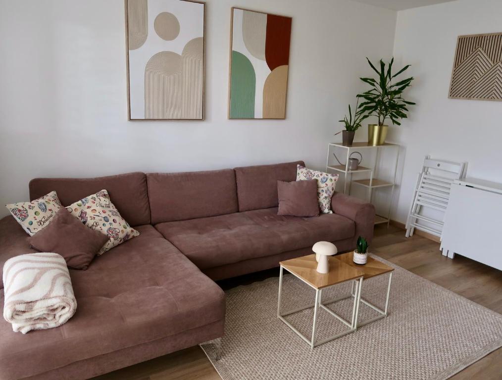 UrbaNIDO Trnava - Modern Apartment near City Center & Stationにあるシーティングエリア