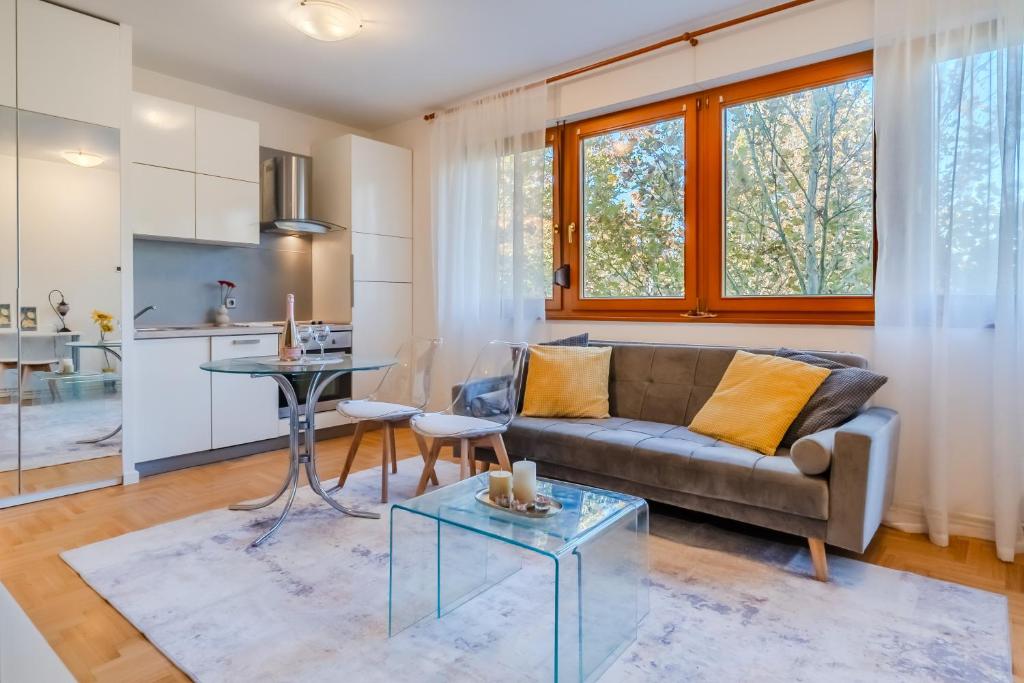 Jarun Lake Cozy Apartment with Balcony