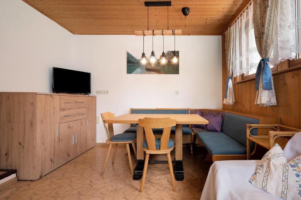 Μια τηλεόραση ή/και κέντρο ψυχαγωγίας στο Haus Mader 3